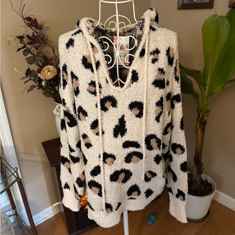 “New In”‎ Leopard Print Hooded Soft Sweater